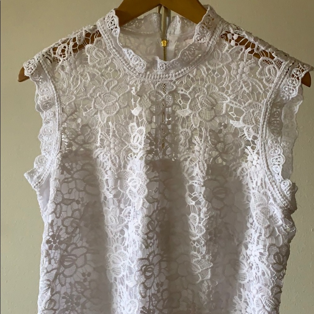 New white blouse - Picture 1 of 8